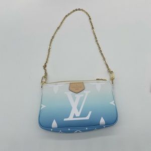 ❌❌sold❌❌Louis Vuitton By the Pool Small Pouch